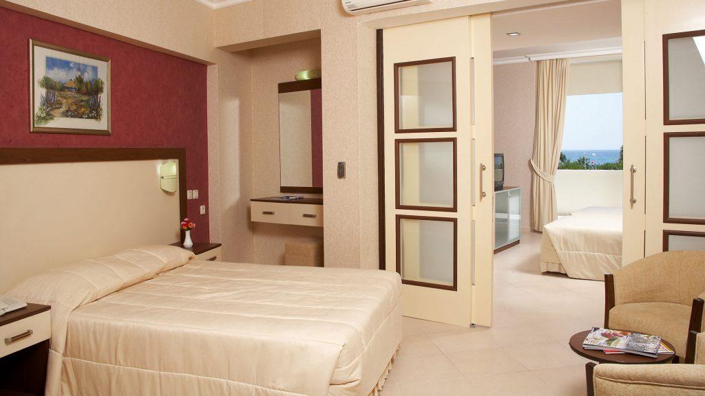 Batihan Beach Resort & Spa คูซาดาซี ภายนอก รูปภาพ