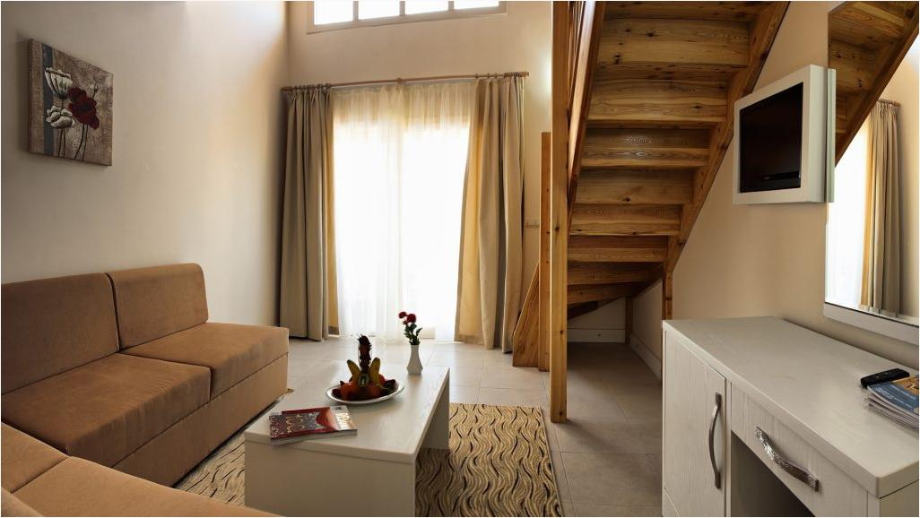 Batihan Beach Resort & Spa คูซาดาซี ภายนอก รูปภาพ