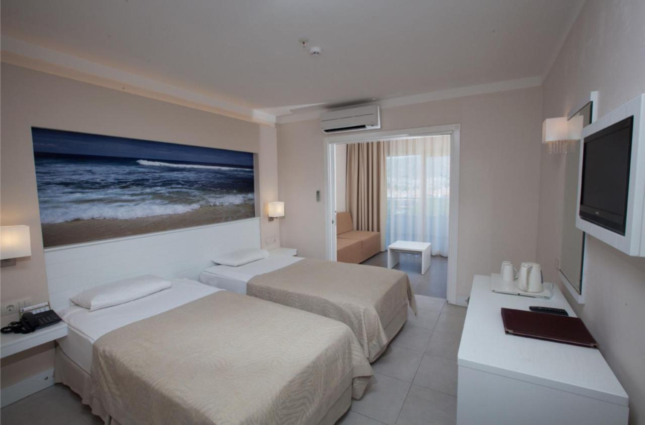 Batihan Beach Resort & Spa คูซาดาซี ภายนอก รูปภาพ
