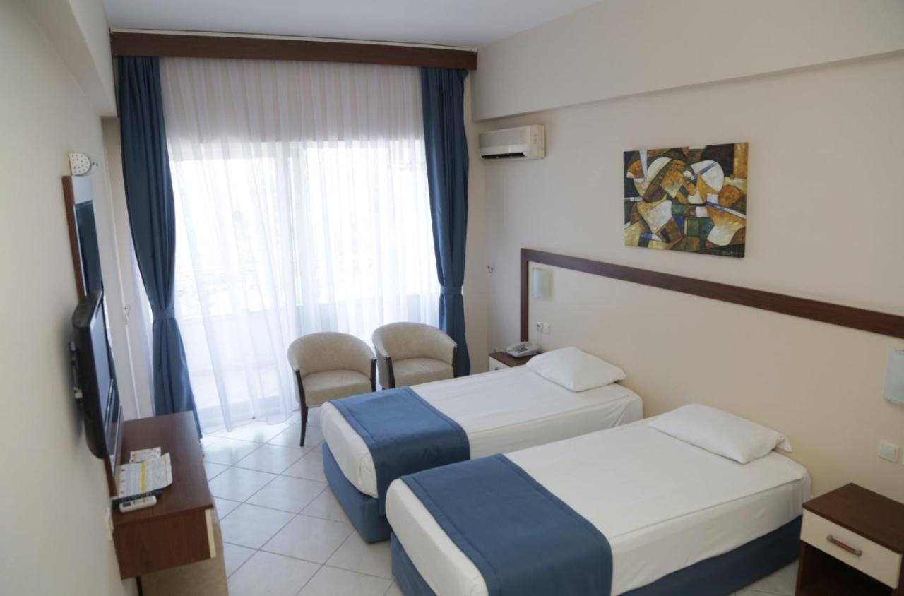 Batihan Beach Resort & Spa คูซาดาซี ภายนอก รูปภาพ