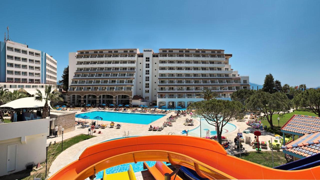 Batihan Beach Resort & Spa คูซาดาซี ภายนอก รูปภาพ