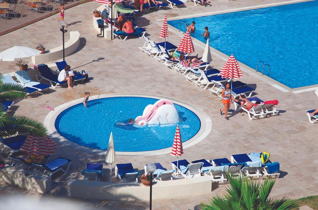 Batihan Beach Resort & Spa คูซาดาซี ภายนอก รูปภาพ