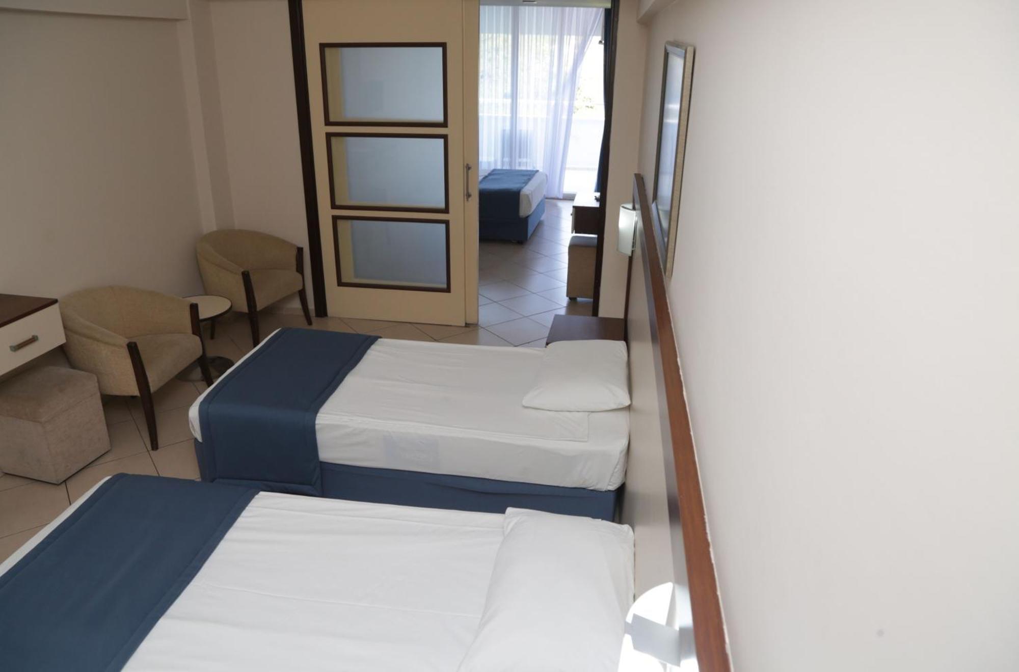 Batihan Beach Resort & Spa คูซาดาซี ภายนอก รูปภาพ