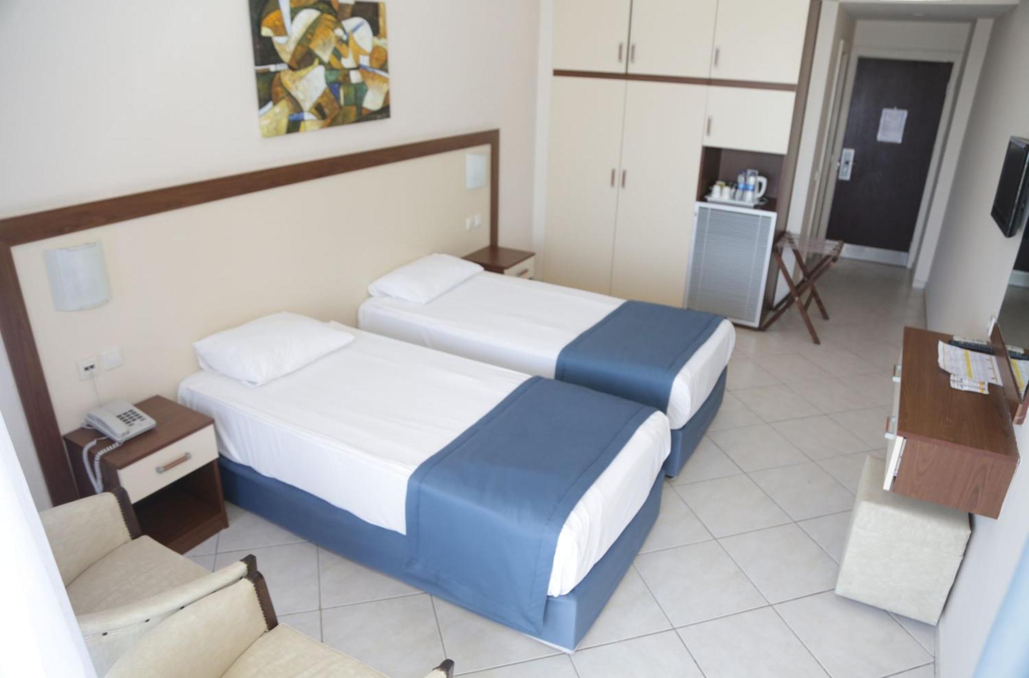 Batihan Beach Resort & Spa คูซาดาซี ภายนอก รูปภาพ