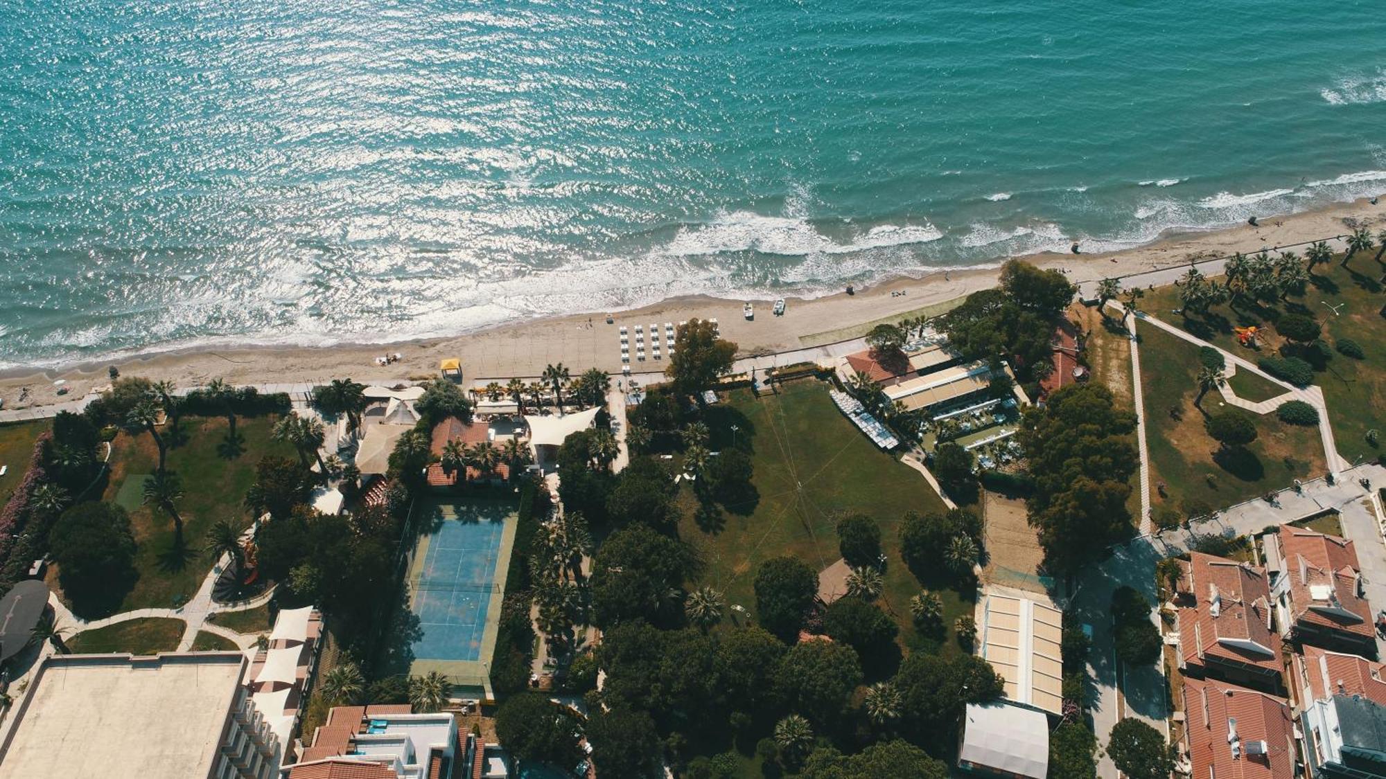 Batihan Beach Resort & Spa คูซาดาซี ภายนอก รูปภาพ