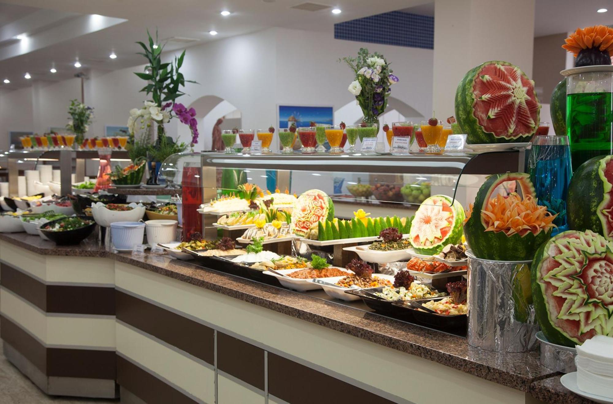 Batihan Beach Resort & Spa คูซาดาซี ภายนอก รูปภาพ