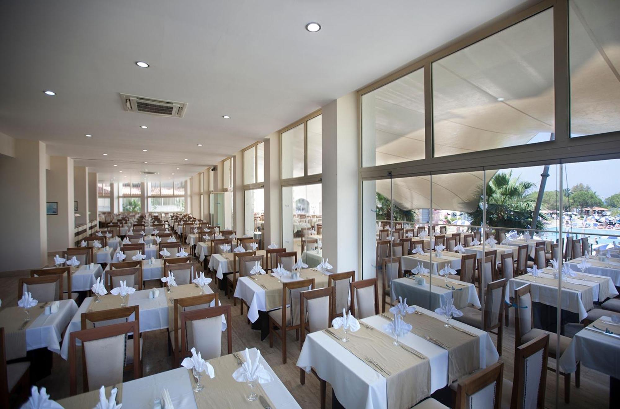Batihan Beach Resort & Spa คูซาดาซี ภายนอก รูปภาพ